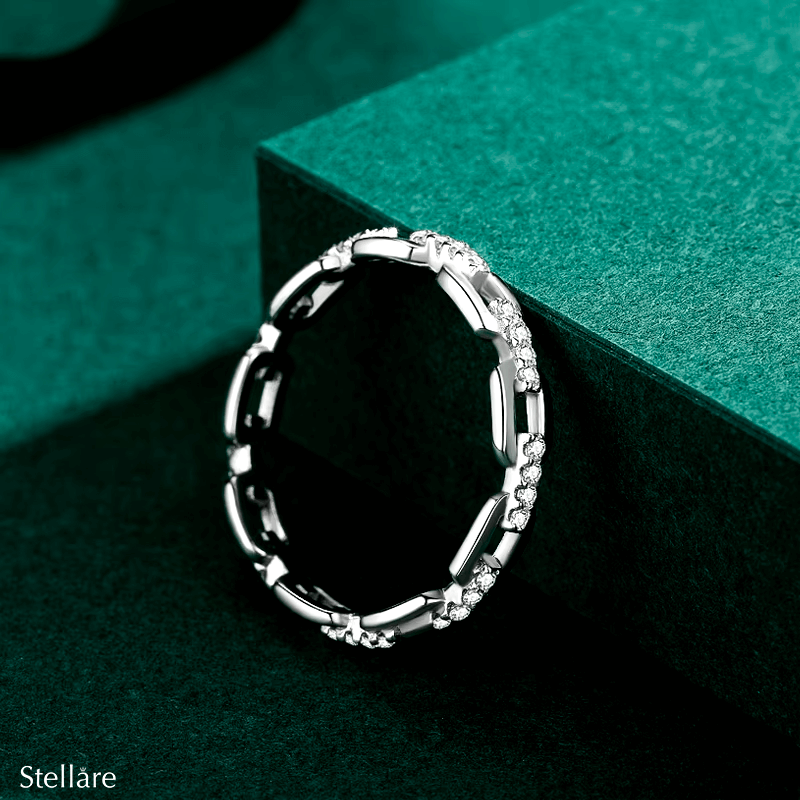 Sterling silver chain-style ring – bold and modern jewellery design with statement appeal