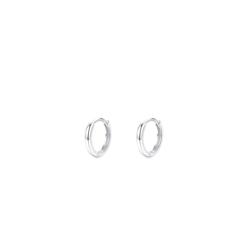 Sterling silver polished hoop earrings in various sizes – timeless, lightweight and versatile set for everyday elegance