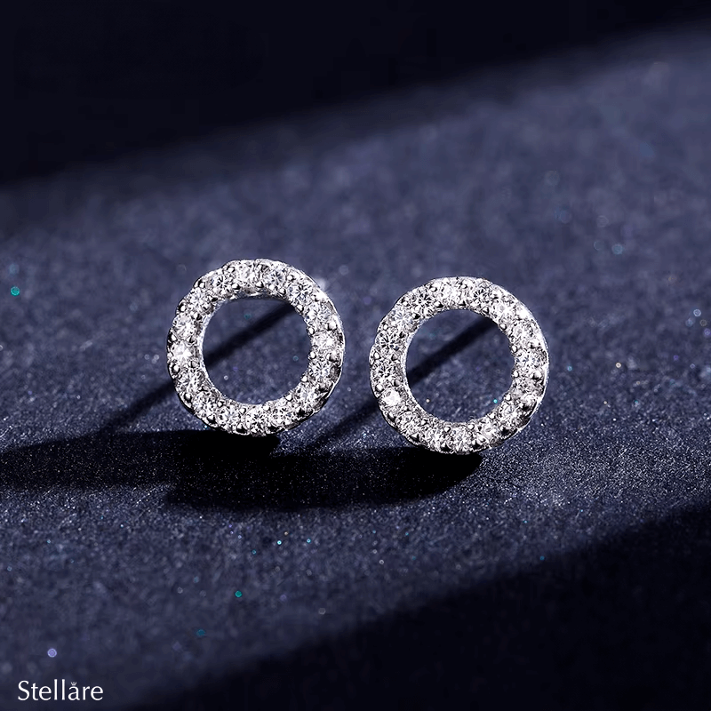 Sterling silver round stud earrings with sparkling zirconia – minimalist circle design for luminous everyday style