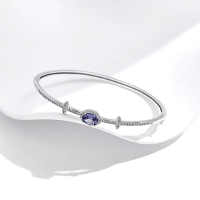 Blue elegance bracelet in 925 sterling silver with central sapphire-like gemstone and minimalist design