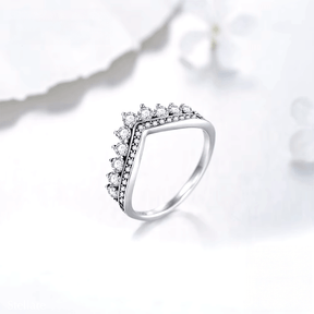 925 sterling silver crown-shaped ring for women – tiara-inspired jewellery UK