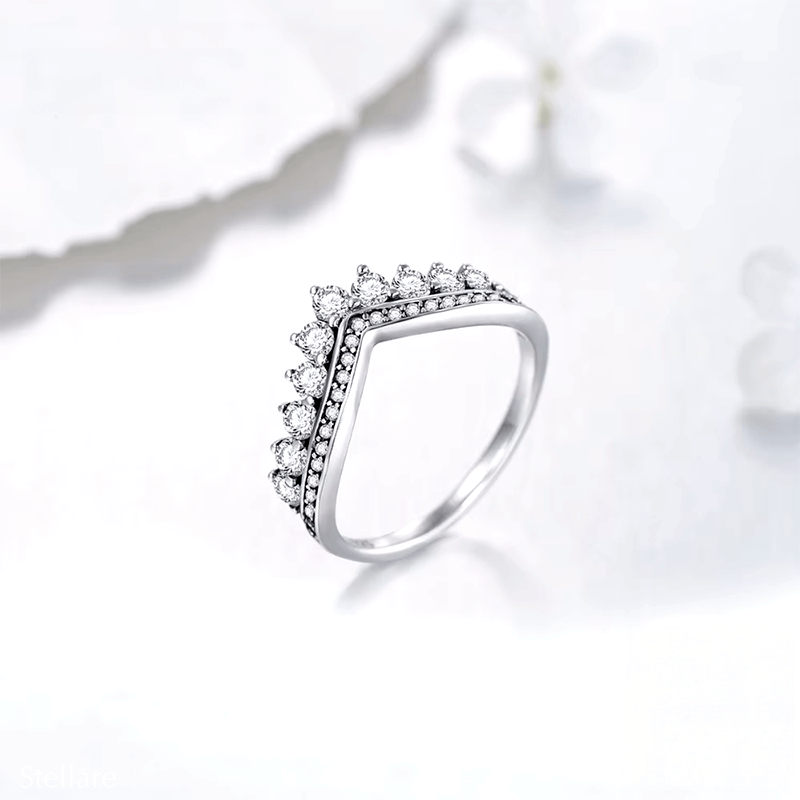 925 sterling silver crown-shaped ring for women – tiara-inspired jewellery UK