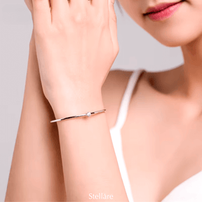 Elegant open cuff bracelet in 925 sterling silver with central sparkling stone