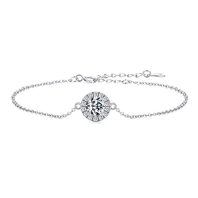 Elegant sterling silver bracelet with round brilliance charm – minimalist jewellery UK
