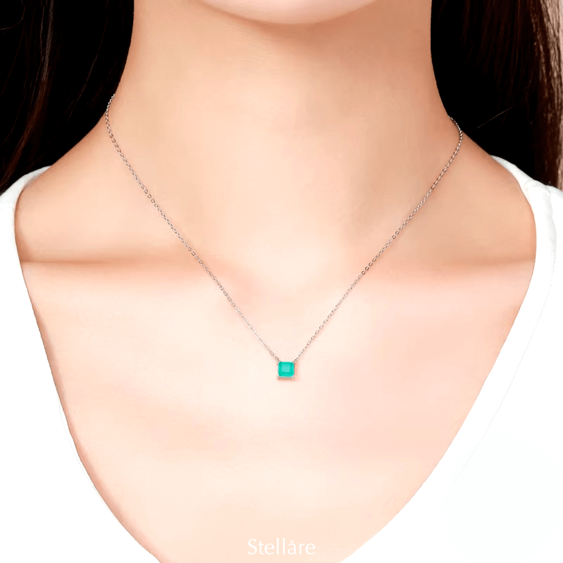 925 silver necklace with emerald-cut green gemstone – Prisma pendant with modern charm