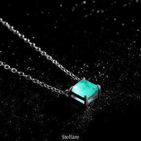 925 silver necklace with emerald-cut green gemstone – Prisma pendant with modern charm