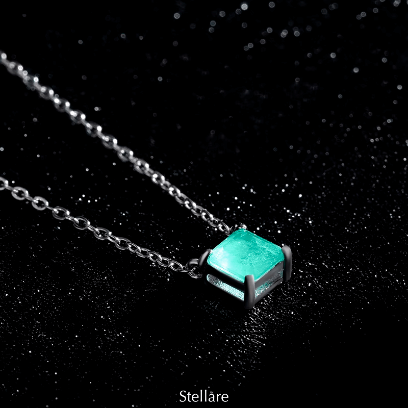 925 silver necklace with emerald-cut green gemstone – Prisma pendant with modern charm