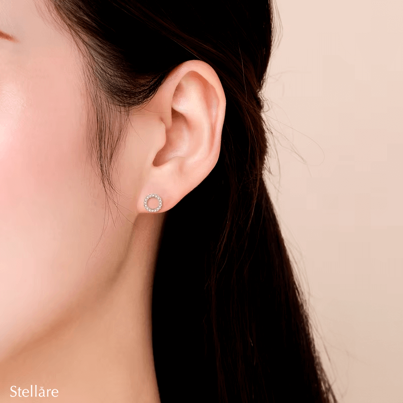 Sterling silver round stud earrings with sparkling zirconia – minimalist circle design for luminous everyday style