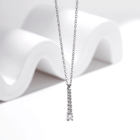 Sterling silver Y-shaped drop necklace – elegant and minimalist pendant with vertical shine for refined style