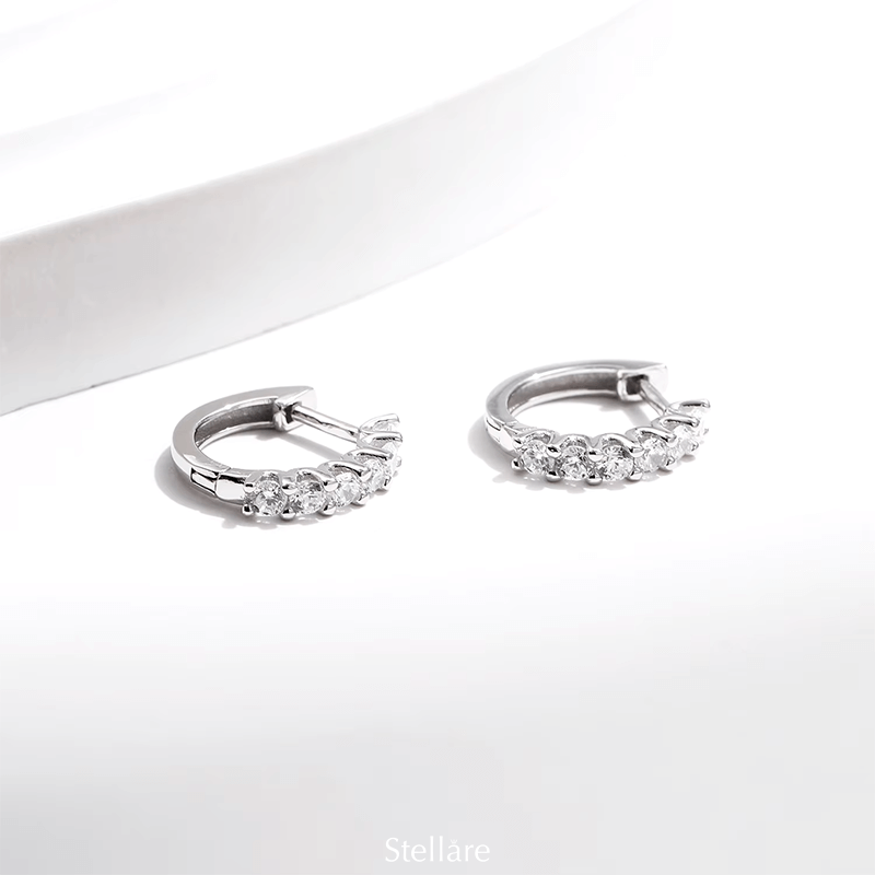 Sterling silver hoop earrings with sparkling zirconia – elegant and timeless mini hoops for everyday or gifting