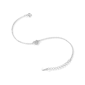 Sterling silver bracelet with heart charm – elegant and dainty design symbolising eternal love