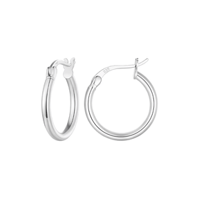 Sterling silver hoop earrings in multiple sizes – minimalist, polished and versatile for timeless everyday wear