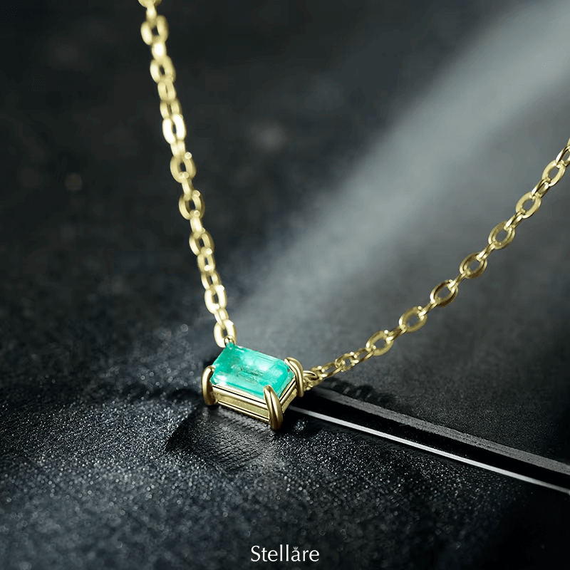 Sterling silver necklace with rectangular green gemstone – modern elegance and delicate brilliance for everyday wear