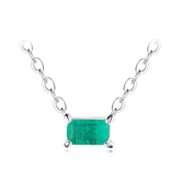 Sterling silver necklace with rectangular green gemstone – modern elegance and delicate brilliance for everyday wear