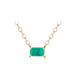 Sterling silver necklace with rectangular green gemstone – modern elegance and delicate brilliance for everyday wear