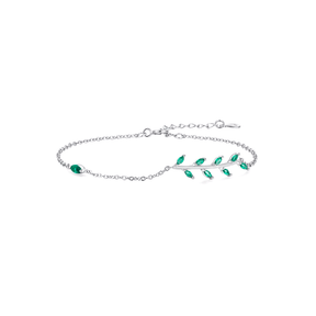 Sterling silver bracelet with green leaf charms – nature-inspired design combining elegance and freshness for everyday wear
