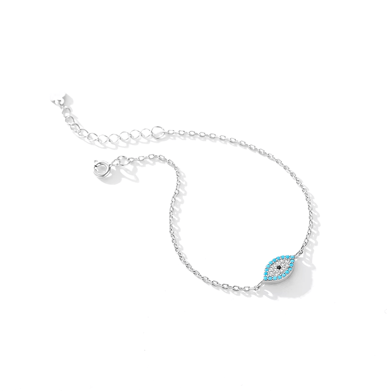 Sterling silver bracelet with blue evil eye charm – minimalist protection jewellery with spiritual meaning and elegance