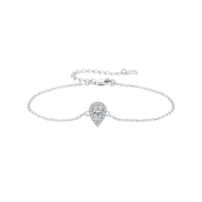 Sterling silver bracelet with radiant teardrop charm – elegant and minimalist design with subtle sparkle for everyday or occasion wear