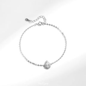 Sterling silver bracelet with radiant teardrop charm – elegant and minimalist design with subtle sparkle for everyday or occasion wear