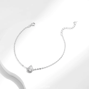 Sterling silver bracelet with radiant teardrop charm – elegant and minimalist design with subtle sparkle for everyday or occasion wear
